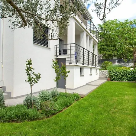 Residence Veglia アパート